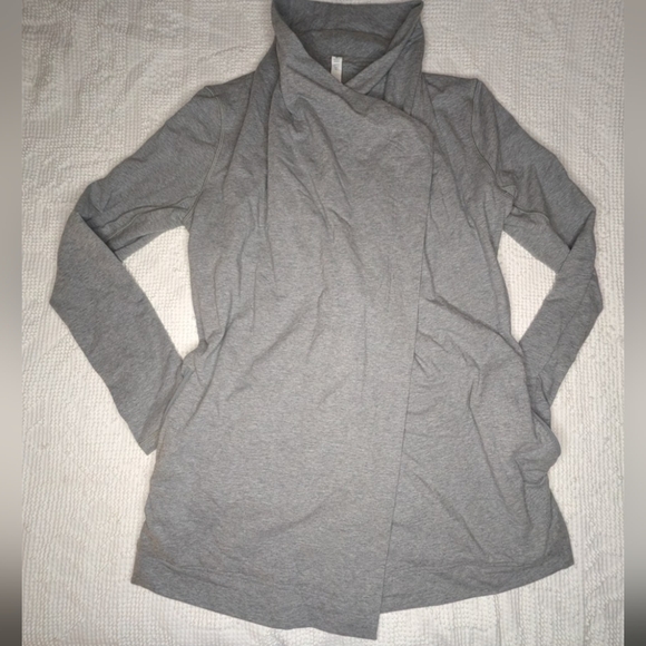 Lululemon║Heathered Grey Restore Wrap║Size 10 - Picture 1 of 8